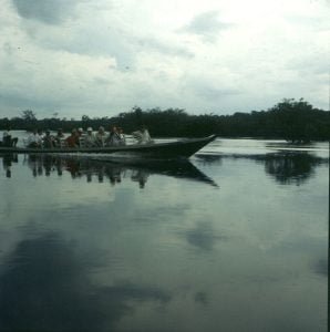 amazonas-bootsfahrt-gegenkommer