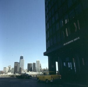 chicago-prominenter wohnblock am harbordrive
