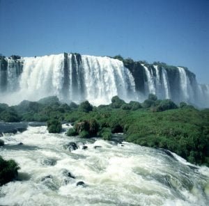 iguazu-falls-oben-mittel