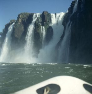 iguazu-falls-unten-vom boot aus