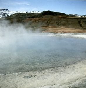 island-geysir-see-2