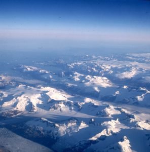 island-landschaft-anflug