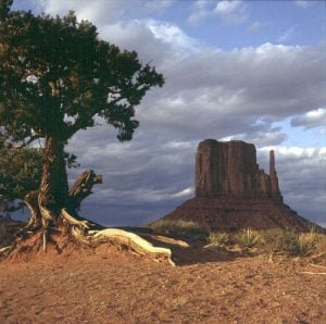 monument-valleyr-abend