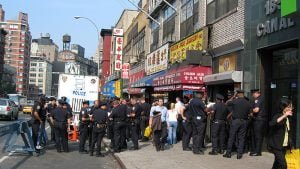 new-york-Polizeipräsens in Chinatown 2003