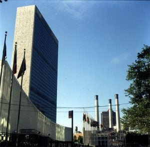 new-york-UN-Gebäude und Kraftwerk 1983