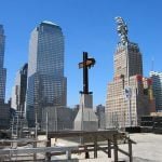 new-york-WTC Bauplatz mit Memorialkreuz 2003