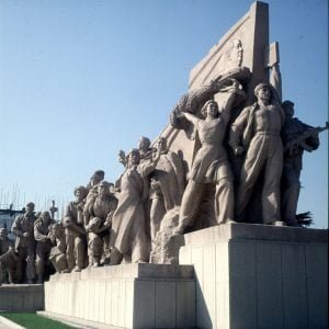 peking-kaiserpalast-volksturmdenkmal 2000