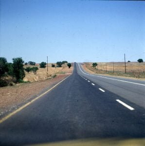 Südafrika-Strasse zum Gemsbock N.P. 1987
