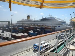 Traumschiff Casablanca- Containerhafen Notkai 2012