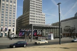 berlin-rundfahrt-potsdamer-platz-bahn