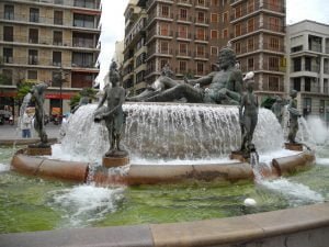 Traumschiff-valencia-brunnen 2012