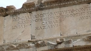 ephesus-Caesar-inschrift