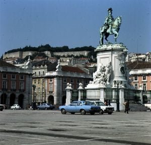 lissabon-plaza-denkmal