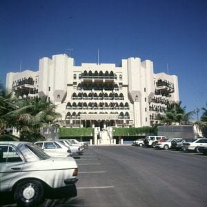 oman-muscat bustan-hotelvorfahrt 1989l