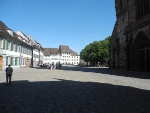 rhein-basel-domvorplatz