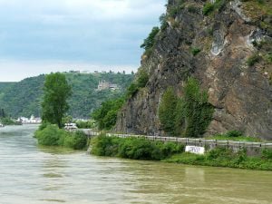 rhein-loreley-felsen