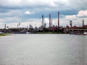 rhein-raffinerie