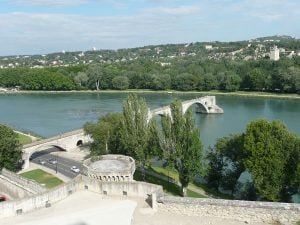 rhone-avignon-bruecke