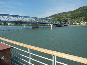 rhone-bruecke-modern