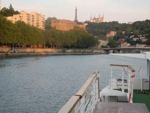 rhone-lyon-kirche-turm