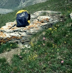 zermatt-wiese-rucksack