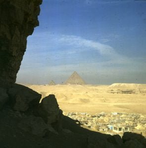 Gizeh-Friedhof nahe Pyramiden