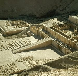 Totentempel-Hatschepsut mit MR-Tempel 1978
