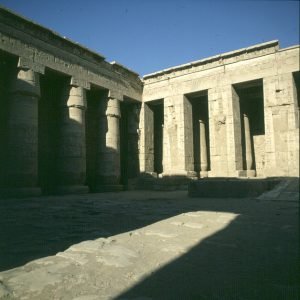 Totentempel-Medinet Habu-1Hof