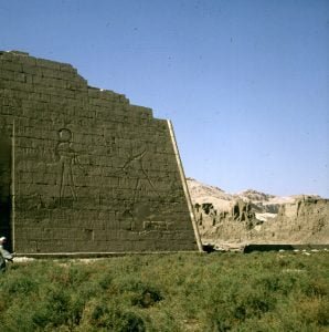 Totentempel-Medinet Habu 1.Pylon