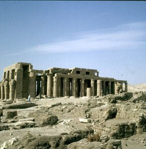 Totentempel-Ramesseum-Totale