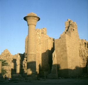 Karnak-Taharkasäule
